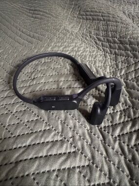 On Running Black Wired Earbuds with Carry Pouch